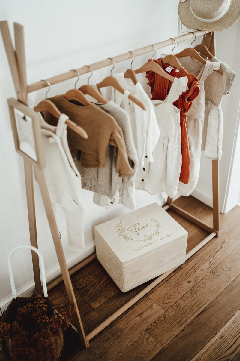 Holzkiste | Weltall | Erinnerungskiste | graviert | Erinnerungsbox - ASTRONAUT - lyllevenn-store