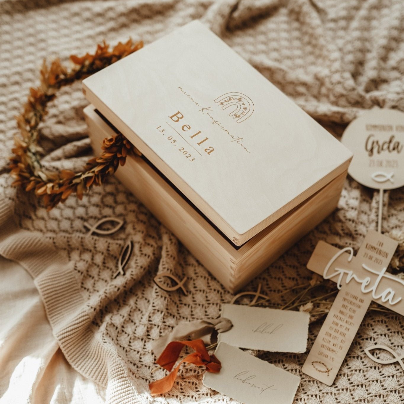 Holzkreuz personalisiert mit Namen & Spruch – Geschenk zur Kommunion, Taufe & Konfirmation - lyllevenn