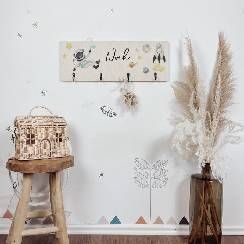 Kindergarderobe | Garderobe | Kinderzimmer | Hakenleiste | personalisierbar - WELTALL - lyllevenn-store