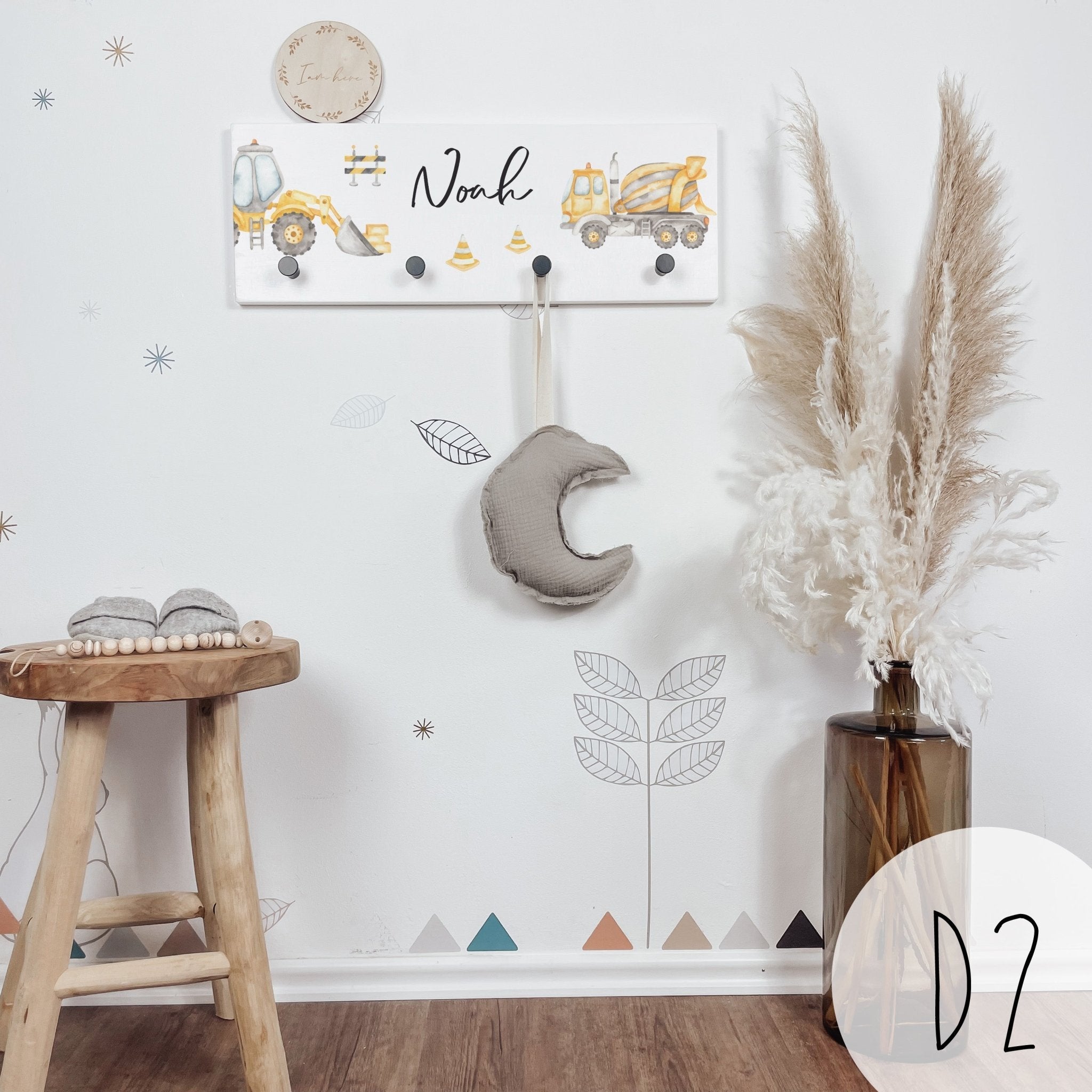 Kindergarderobe Holz personalisiert -  Bagger - lyllevenn
