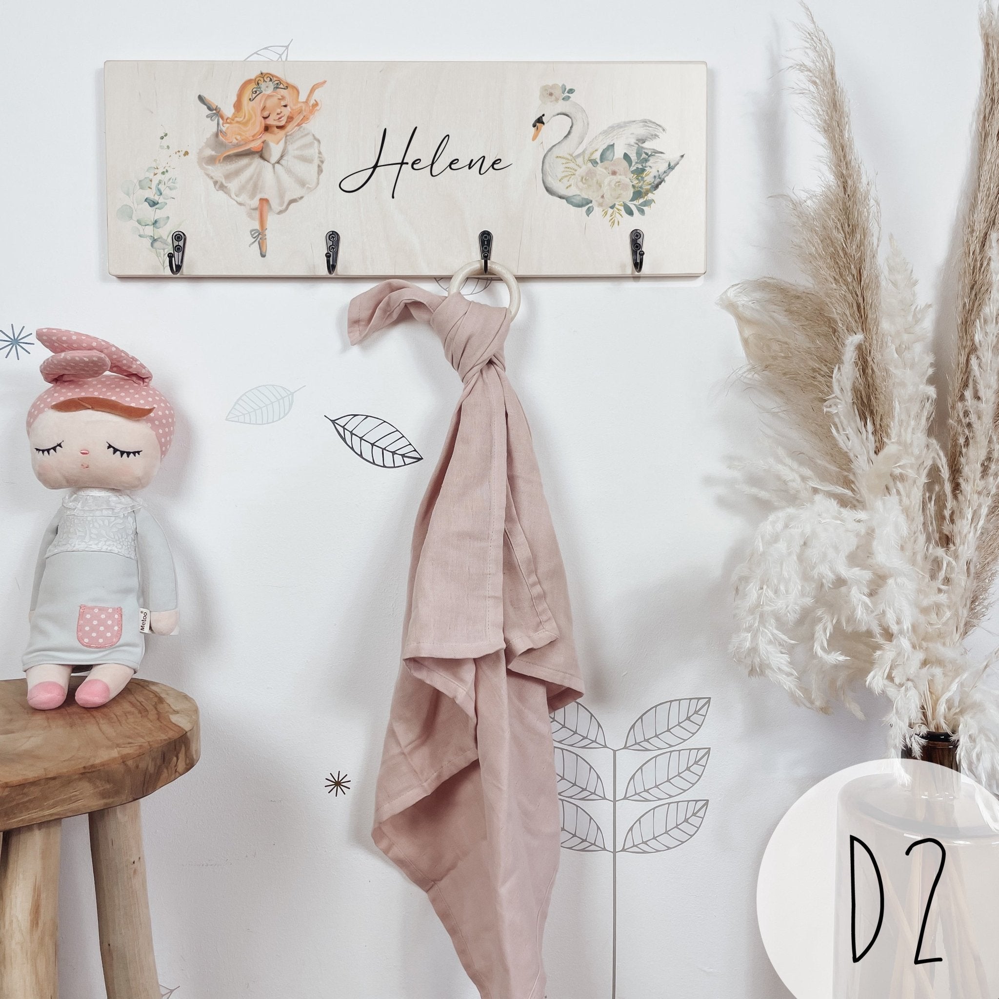 Kindergarderobe Holz personalisiert -  Ballerina & Schwan - lyllevenn