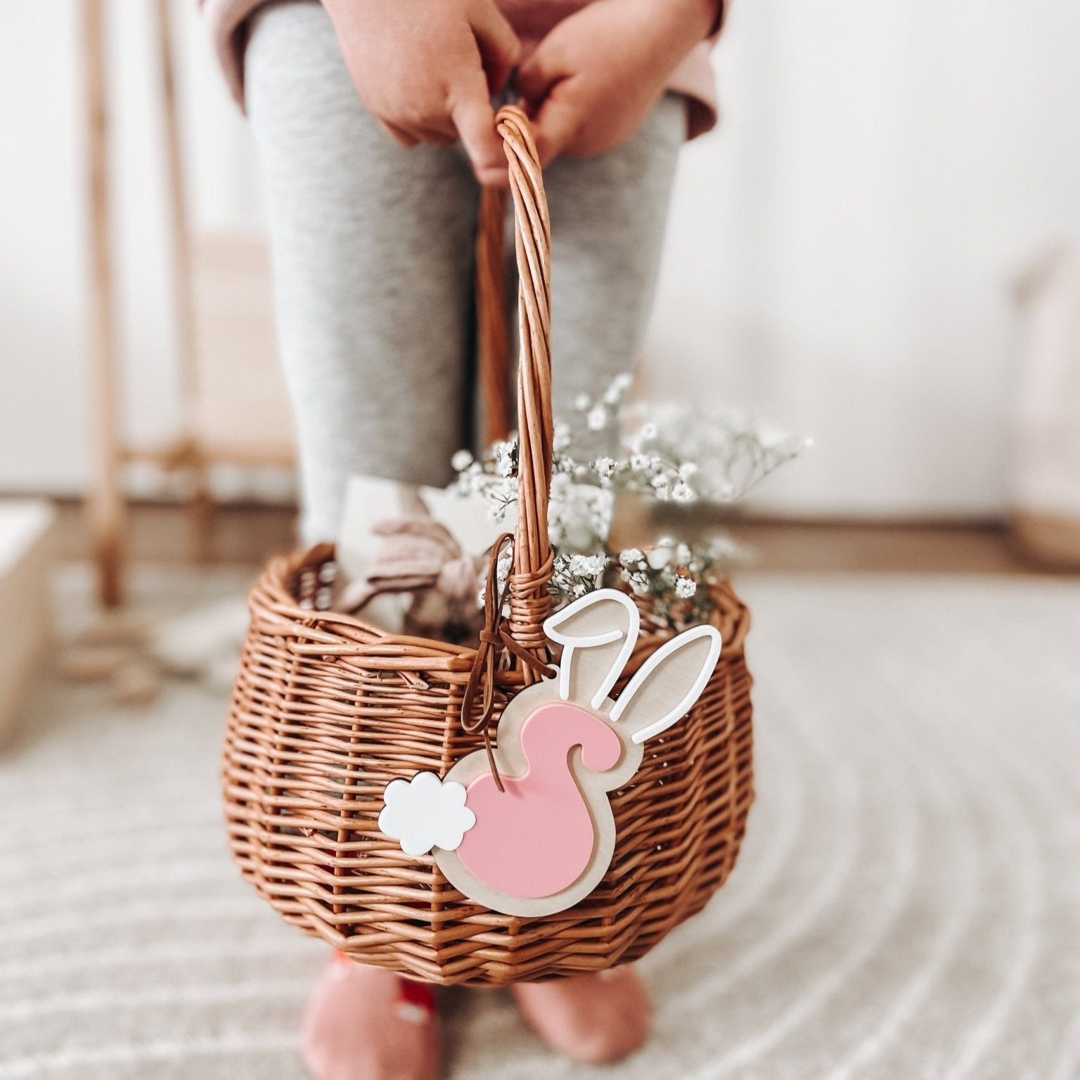 Osterdeko personalisiert, Weidenkorb Anhänger, Möhre, Geschenk Ostern - lyllevenn-store