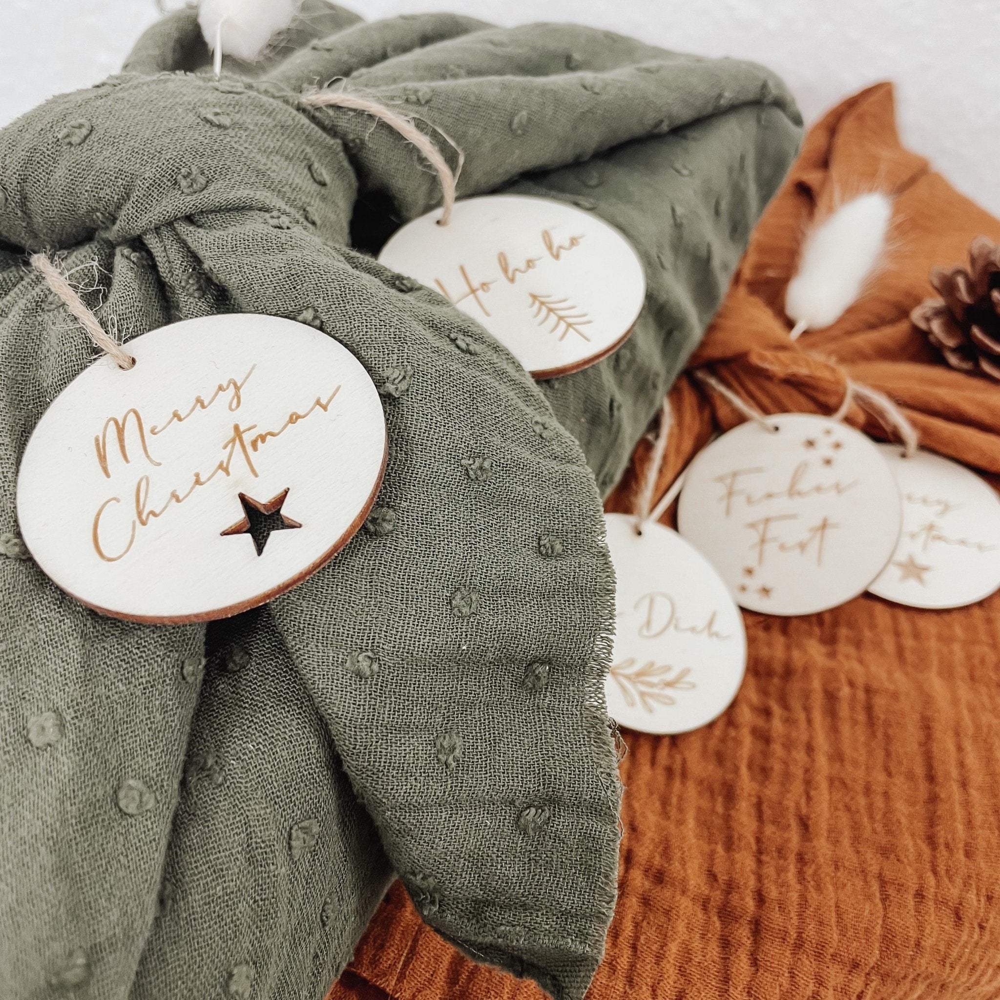 Weihnachtsanhänger aus Holz - Geschenkanhänger - lyllevenn