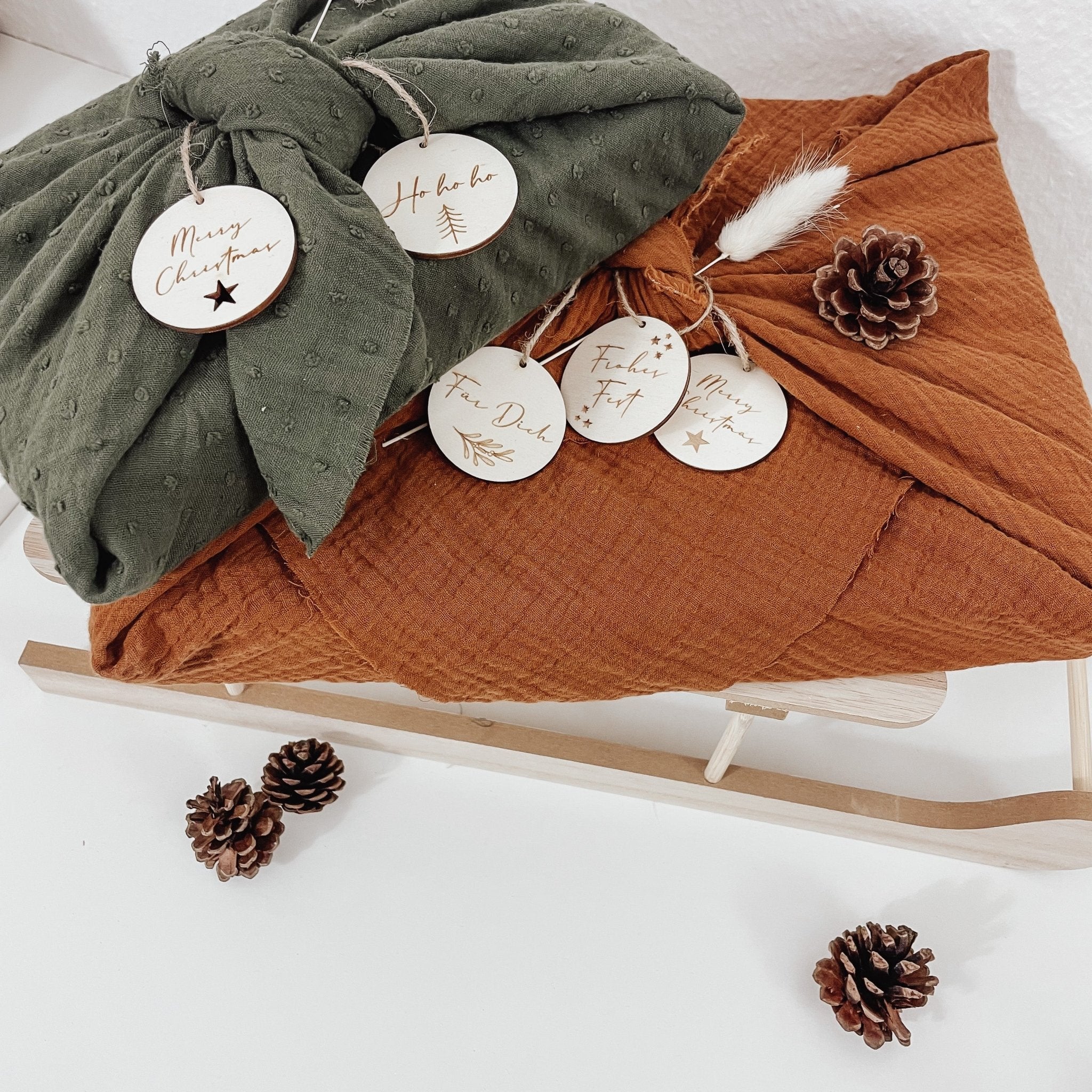 Weihnachtsanhänger aus Holz - Geschenkanhänger - lyllevenn