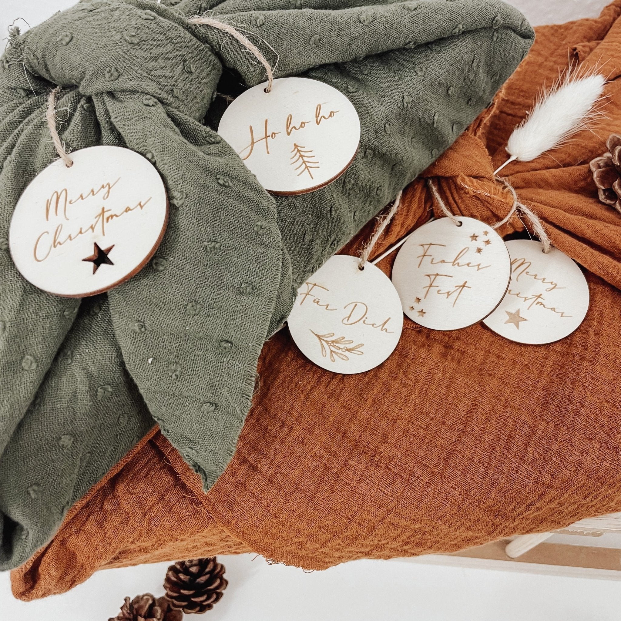 Weihnachtsanhänger aus Holz - Geschenkanhänger - lyllevenn
