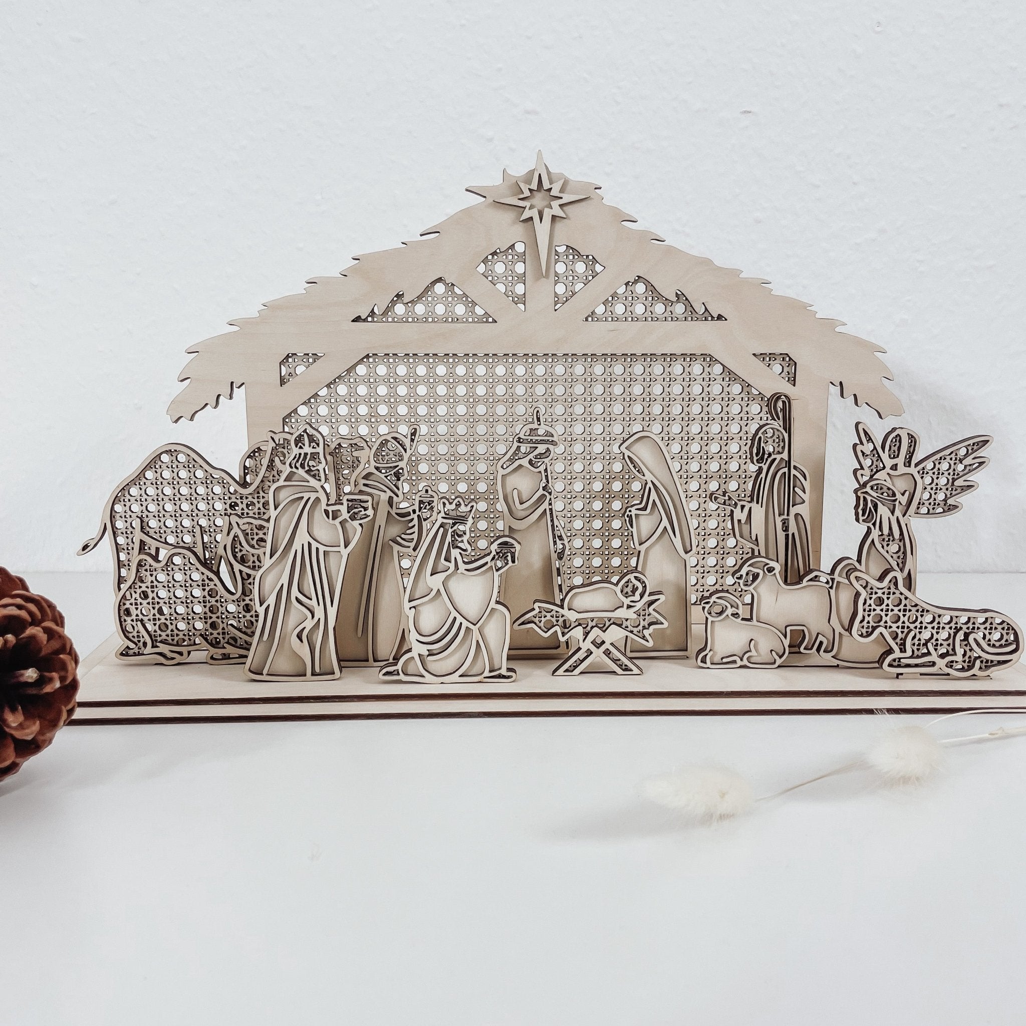 Weihnachtskrippe aus Holz – Rattan - lyllevenn